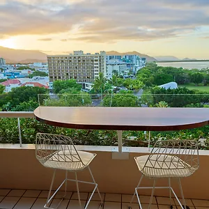 hilton-cairns.queenslandhotels.net/