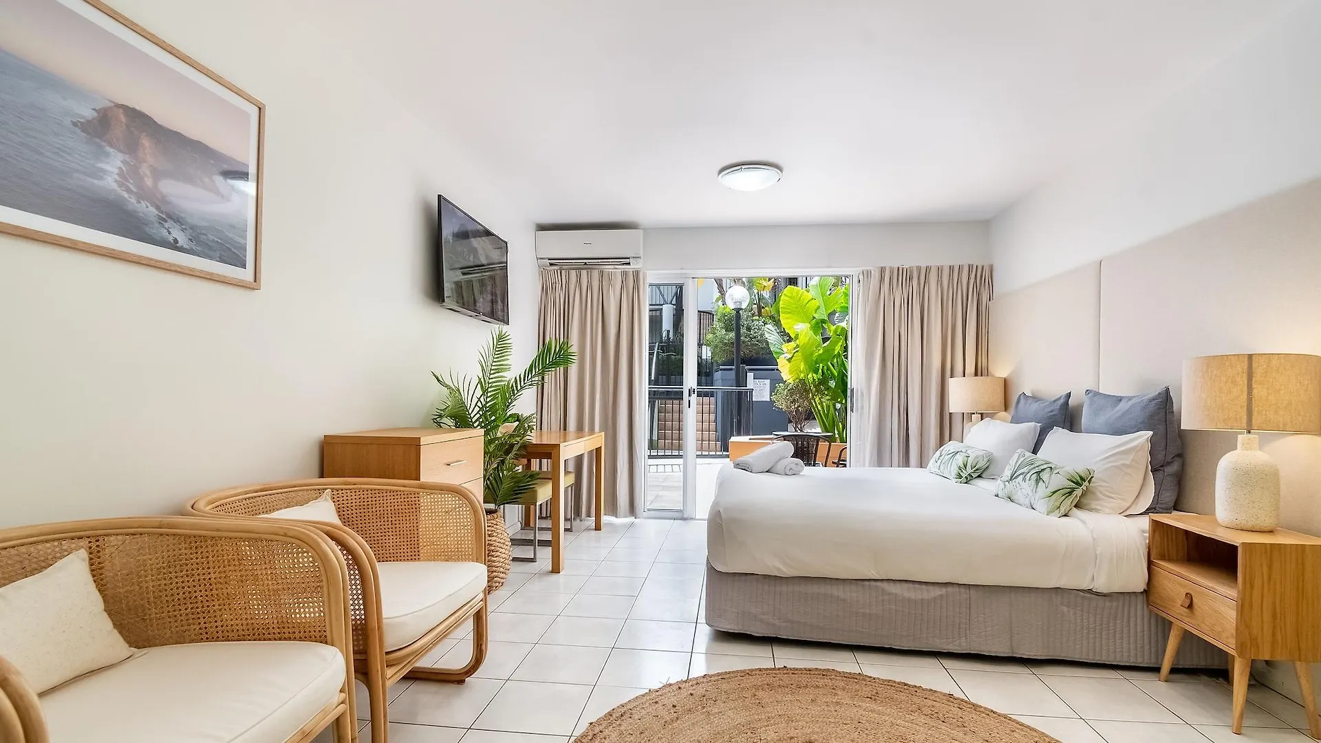 Eco Beach Resort Byron Bay 4*,